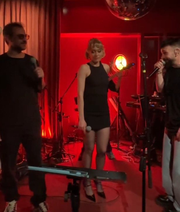 'Veliaht' dizisinin yıldızları sahnede buluştu