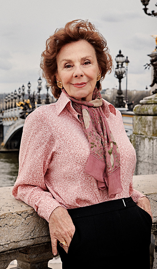 Padişahın torunu m&uuml;cevher dolu &ccedil;antayı havalimanında unuttu