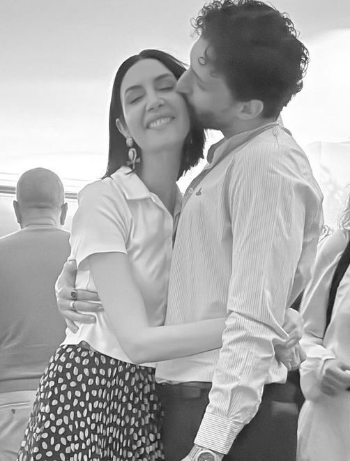 Ahu Yağtu'dan gen&ccedil; aşkıyla yeni poz - Resim : 2