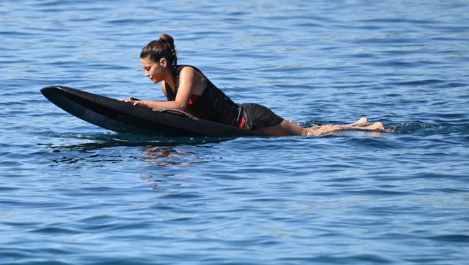 &Uuml;nl&uuml; oyuncu Devrim &Ouml;zkan, Bodrum'da tatil yapıyor