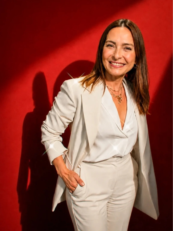 Ay&ccedil;a Bing&ouml;l yeni sezonda yeni diziyle ekrana gelecek
