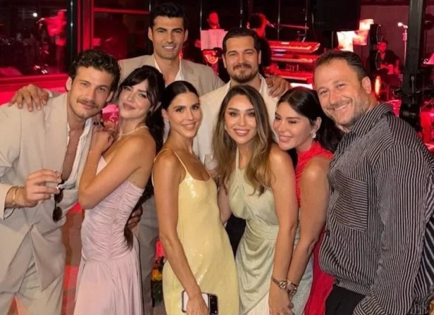 Çağatay Ulusoy ve Aslıhan Malbora'dan aşk dolu kare - Resim : 2