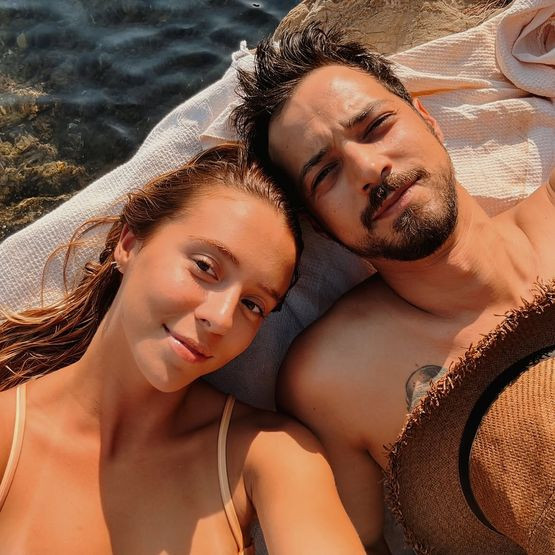 Mert Yazıcıoğlu ve sevgilisi Zeynep Artukmaç, İspanya'da